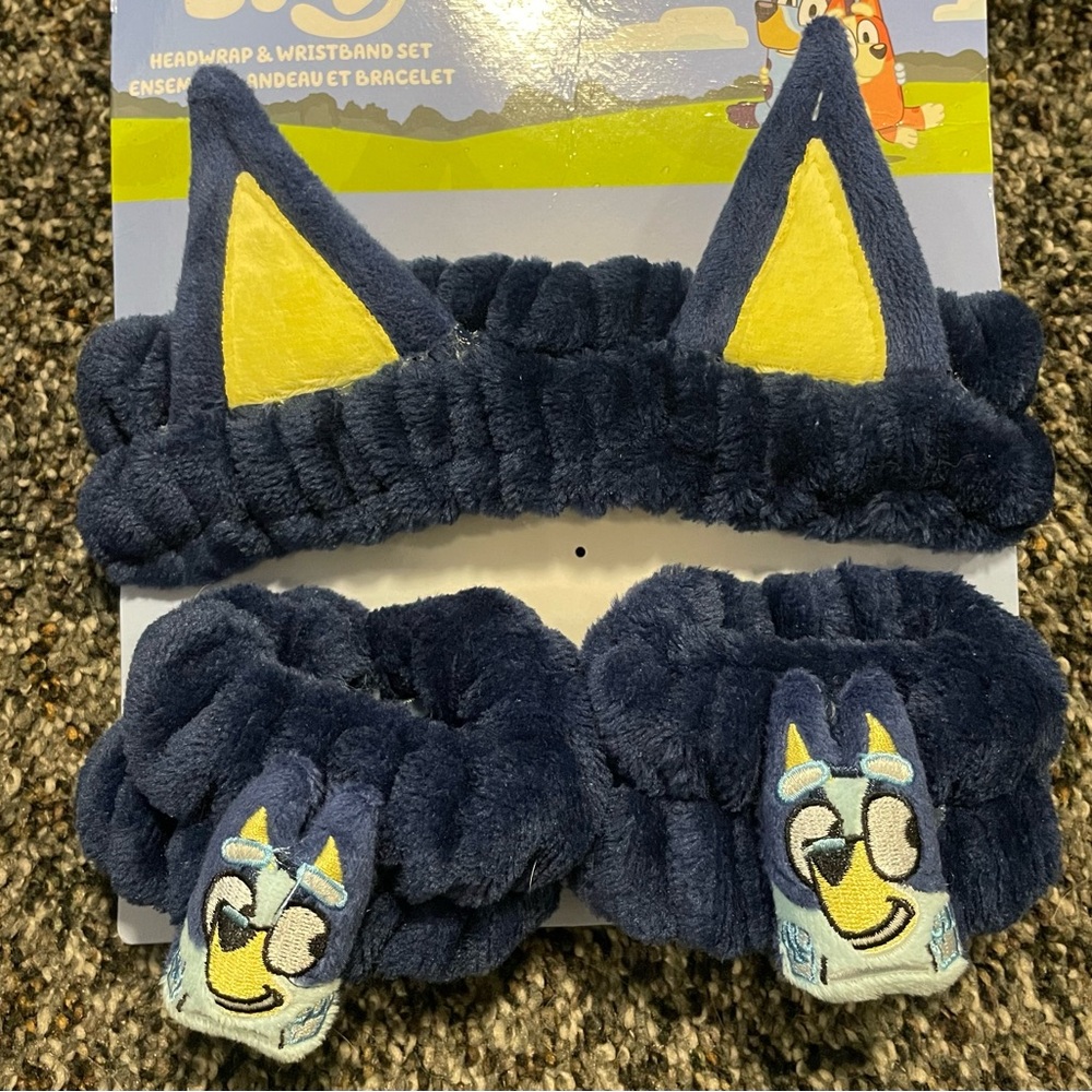 Bluey Spa Headband and Wrist Cuffs NWT